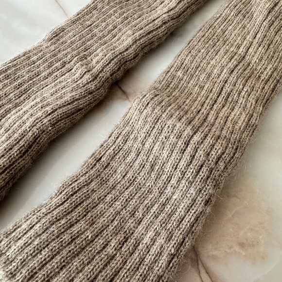 HOLT RENFREW Mohare/Wool Winter Gloves ONE SIZE - Picture 3 of 8